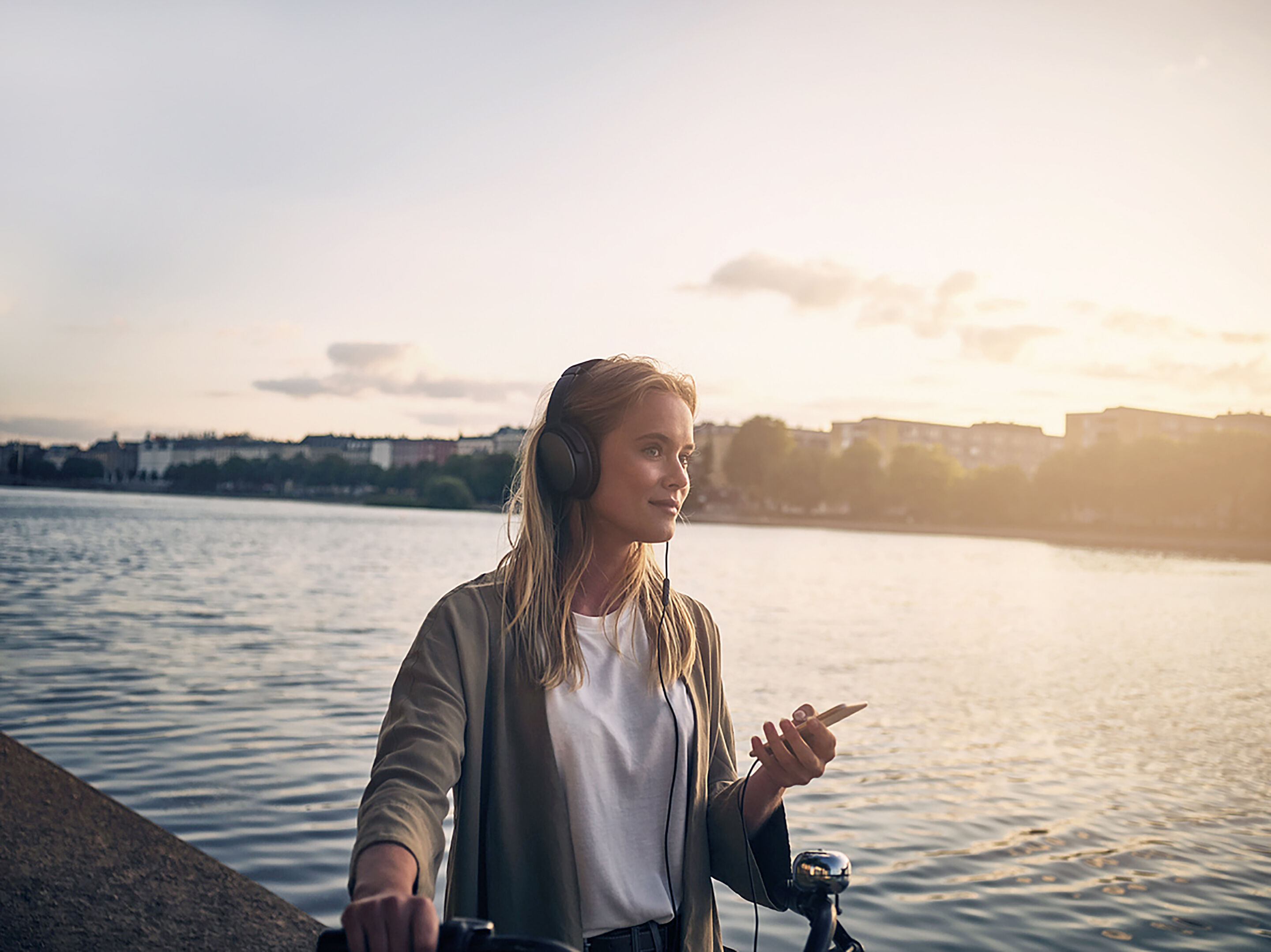 /Magazine/2020/Joy/Unplug and unwind - audiobooks and podcasts_2880.jpg